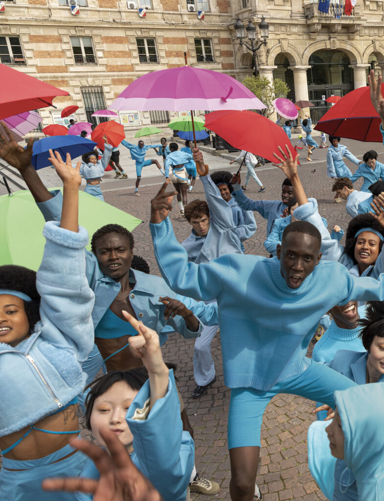 Dynamic group set design for fashion editorial in Dazed magazine by Paris-based set designer Nara Lee (Nara Lee Studio)