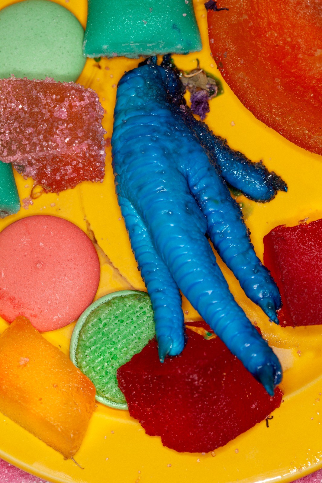 Graphic still life set design with jewelry and food elements for Cartier editorial by Paris-based set designer Nara Lee (Nara Lee Studio)