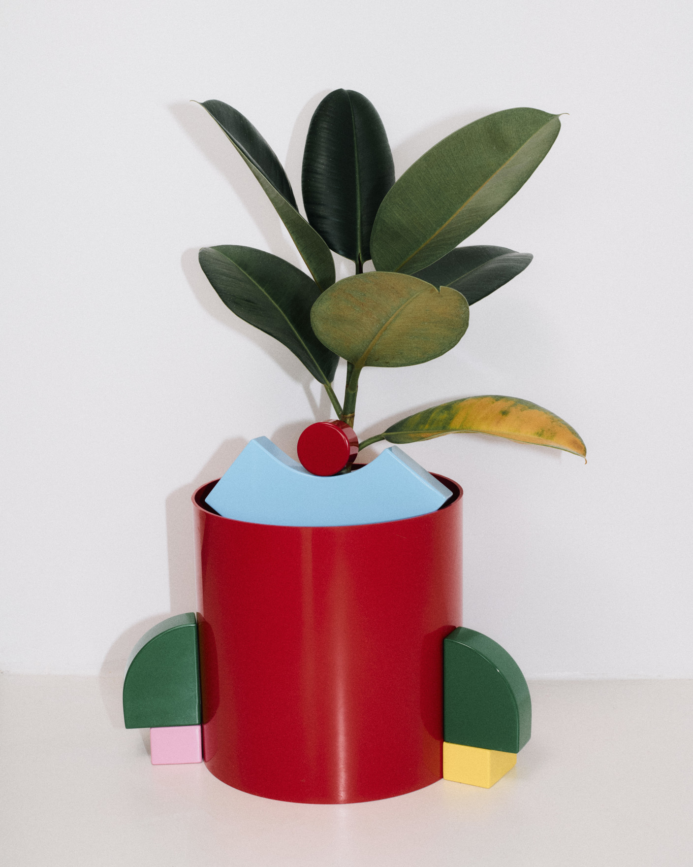 Playful geometric object design by nara.world, created by Paris-based designer Nara Lee (Nara Lee Studio)