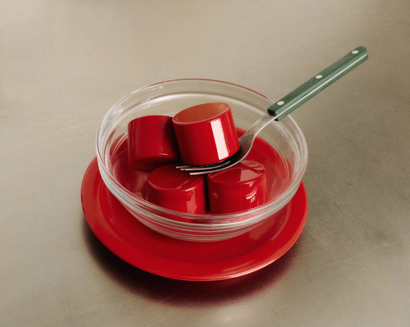 Minimal and playful object design by nara.world featuring bold geometric forms by Nara Lee