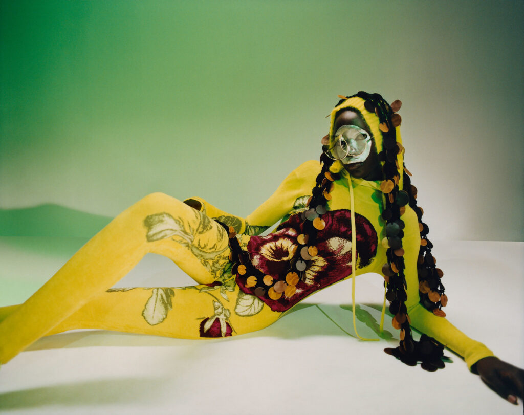 Sculptural fashion set design with vibrant colors for Re-Edition by Paris-based set designer Nara Lee (Nara Lee Studio)