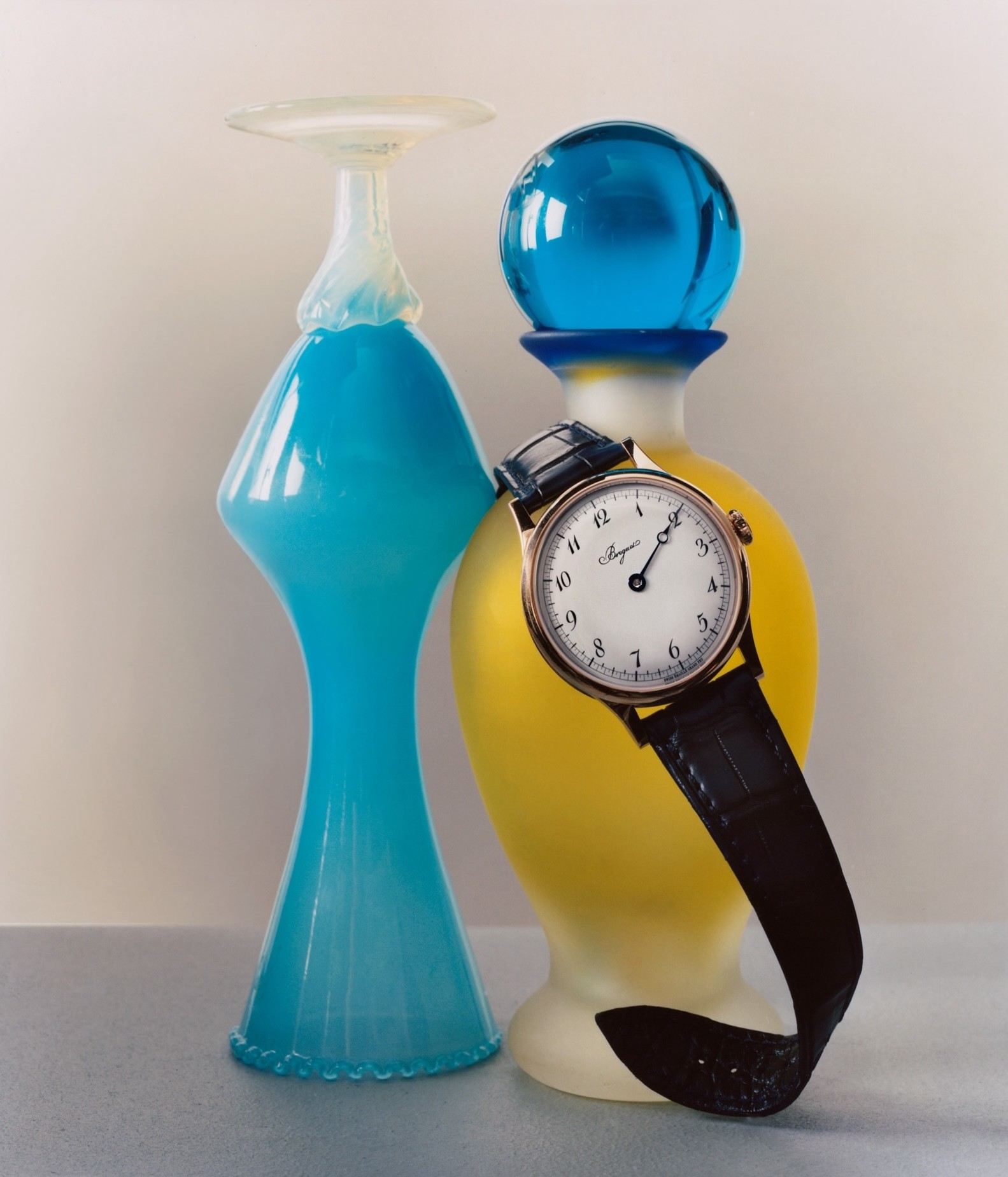 Luxury watch still life set design and prop styling for Sotheby’s magazine, featuring high-end timepieces, created by Paris-based set designer and prop stylist Nara Lee (Nara Lee Studio), represented by Lambert Lambert agency, photographed by Francois Coquerel, styled by Chloe Grace, creative direction by Magnus Berger