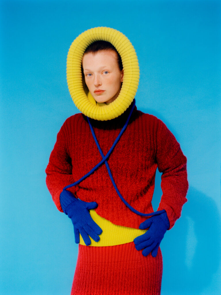 Colorful editorial scenography for Vogue France fashion story, with immersive set design by Paris-based set designer Nara Lee, founder of Nara Lee Studio, represented by Lambert Lambert agency, photography by Osma Harvilahti